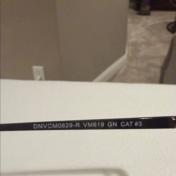 New Vince Camuto round club sunglasses - Picture 3 of 3